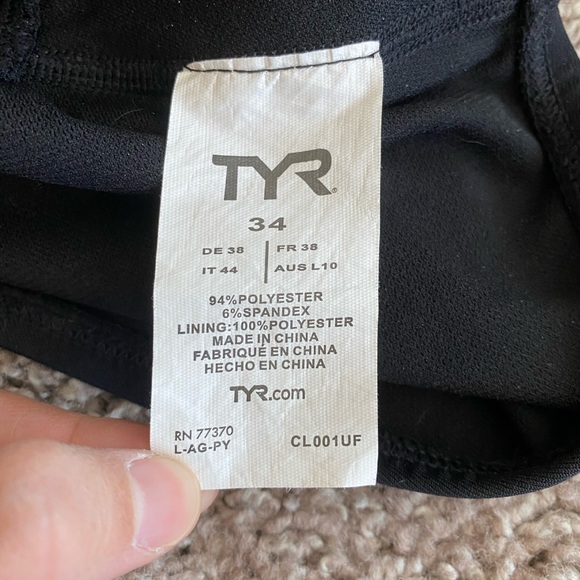 TYR Women’s Standard Durafast Elite Maxfit Racerback Swimsuit, Size 34 CL001UF - Picture 4 of 6